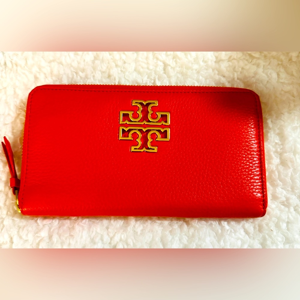 Tory Burch Zip Wallet